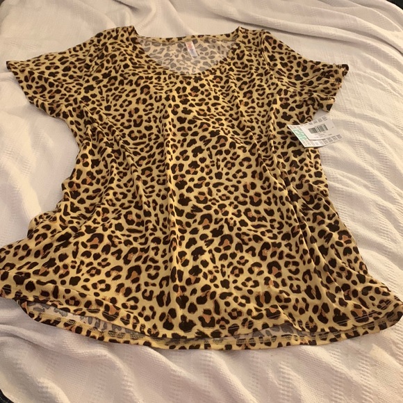 LuLaRoe Tops - LuLaRoe Christy T-shirt NWT